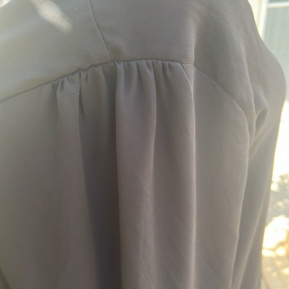 Black Blouse Fully Lined VNeck Bell Sleeves Beautiful Tailored Blouse EUC SZ 3X - Picture 8 of 12